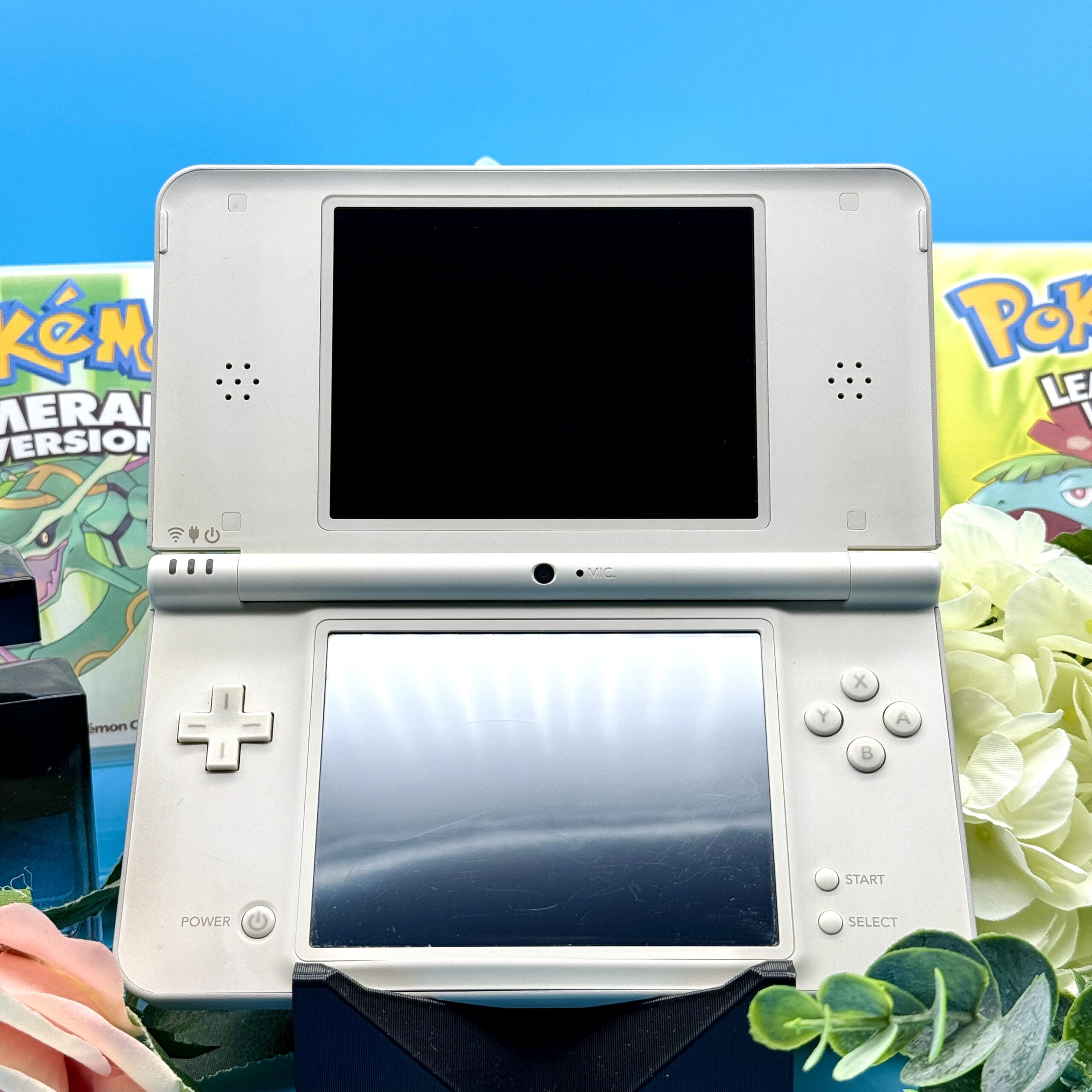 Nintendo DSi XL in zufälliger Farbe – Bild 4